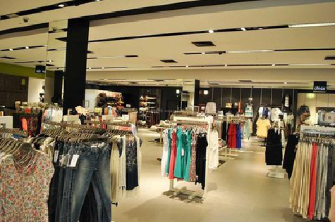 洪湖商场里的店面怎么装修？